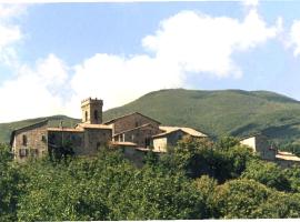 AFFITTACAMERE SANT'ANGELO，位于阿巴迪亚圣萨尔瓦托雷的酒店