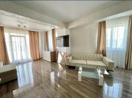 Apartament de închiriat PREMIUM TWIN RESIDENCE , Mamaia，位于马马亚的乡村别墅