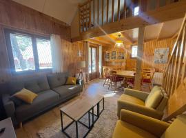 Grand Chalet entre Barcelonnette et Praloup, 3 Chambres, Terrasse Ombragée, Accès Navette et Golf - FR-1-165A-121，位于巴斯洛内特的酒店