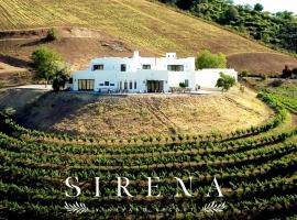 Sirena Vineyard Resort，位于佩索罗伯斯Mission San Miguel附近的酒店