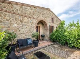 2 Bedroom Cozy Apartment In Castelmuzio