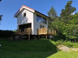 Stokke Gård Burglamping，位于斯彻达尔的露营地