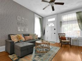 Modern Boho Stylish 1BR Near DT on Historic Street，位于哥伦布Columbus Near East Side Historic District附近的酒店