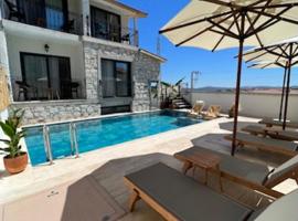 Serez Otel Alaçatı by La Mira，位于Ildir的酒店