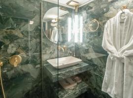 Luxury Premium Suite #5，位于哈尔基斯的豪华酒店