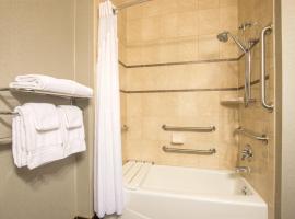 卡斯帕尔I-25快捷假日酒店，位于卡斯珀的酒店