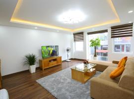 Sumitomo luxury apartment hotel near Lotte，位于河内Vincom Center Nguyen Chi Thanh购物中心附近的酒店