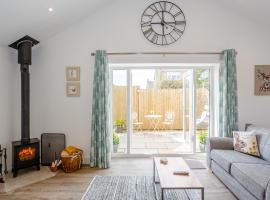 Eames Cottage，位于Cowling的酒店