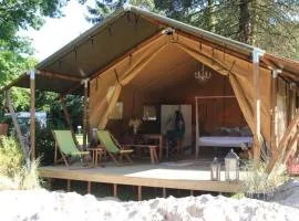 Great-Lake-Lodge-Spektakulaerer-Glampingurlaub-am-Grossensee