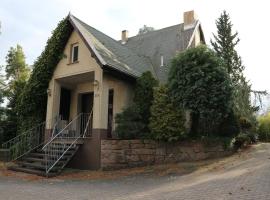 Ferienhaus mit Pool zum Träumen und Entspannen für alle Sinne，位于巴特施米德贝格的酒店