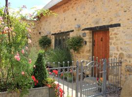 Courtyard Cottage at Stepps House，位于伊尔明斯特的度假屋