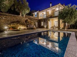 VILLA IFIGENEIA SKOPELOS με πισίνα και υπέροχη θέα，位于斯科派洛斯的酒店