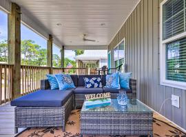 Dauphin Island Retreat 2 Blocks to Beach!，位于多芬岛的酒店