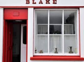 Blakes in Carrigaholt，位于基尔基的海滩短租房