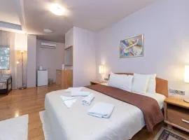 Room in Guest room - Valensija - Large Suite