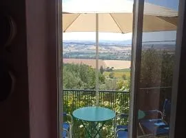 Panoramico tra Assisi e Perugia ideale per un single o per una coppia