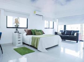 Room in Condo - Malecon Cozy - Premium Plus 1，位于圣多明各的住宿加早餐旅馆
