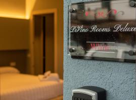 DiVino Rooms Deluxe，位于Sabbio Chiese的带停车场的酒店