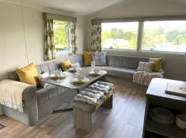 Pass the Keys Beautiful 3BR Holiday Home in Stunning Location
