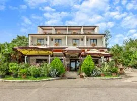 艾塞特纳尼酒店