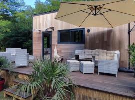 Tiny house chez Caroline，位于Gaillan-en-Médoc的小屋