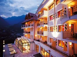 Hotel Finkennest - Panoramic Garden Resort，位于思科纳的度假村