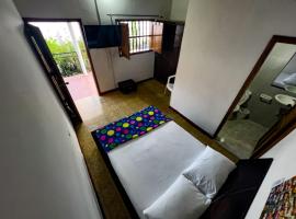 Hotel Los Trinitarios，位于Guadalupe的酒店