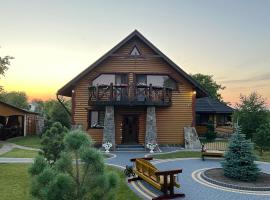 Rodynne Gnizdo，位于波恰耶夫的酒店