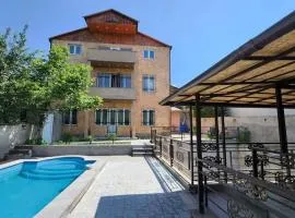 La Villa Dilijan