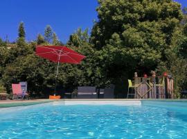 Gîte effet d’art，位于Saint-Privat的酒店