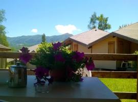 Village de Vacances Les 4 Chemins，位于Soueix的酒店