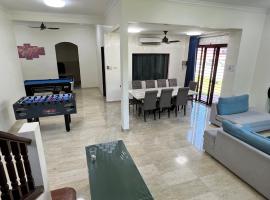 PH Homestay Bungalow House at PJ Fully Equipped，位于八打灵再也的乡村别墅