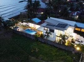 RLJ Beach House，位于Naval的酒店