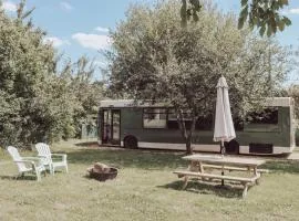 Relaxing retreat for 2 on beautiful converted bus