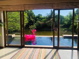 Pool Villas by Honey，位于农布芭堤雅比拉国际赛车场附近的酒店