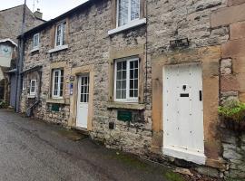 Anne Cottage, Bakewell, in the Peak District，位于贝克韦尔的酒店