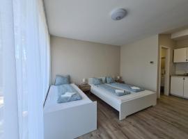 Öt Fenyő Apartmanház，位于希欧福克的酒店