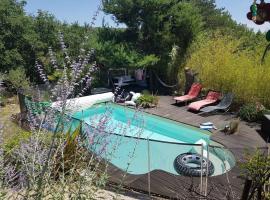 Villa forest home avec piscine dans les gorges du verdon en Provence，位于坎松的酒店