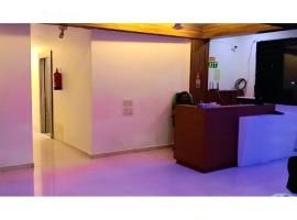 Hotel Siddhivinayak Inn，位于Mānsa的酒店