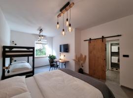 Bistro & Rooms pri Karlu - ex Hiša Budja，位于马里博尔的度假短租房