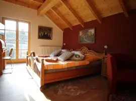 Pension und Falknerei an der alten Schmiede