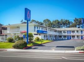 Motel 6-Arcata, CA Cal Poly Humboldt，位于阿克塔的酒店