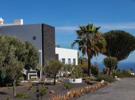 5 Suites Lanzarote，位于马赫的住宿加早餐旅馆