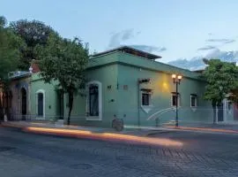 LARIMAR Gallery y Hotel Boutique