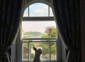 Dylan Thomas Sea View，位于拉恩的酒店