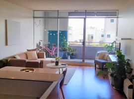 beautiful apartment 100mts near the beach in Port Melbourne，位于墨尔本Station Pier附近的酒店