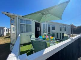 27 Tower View Pevensey Bay Holiday Park，位于佩文西的酒店