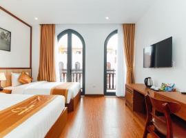 Quỳnh Anh Hotel Hạ Long，位于下龙湾的酒店