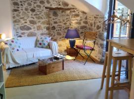 Rendez-vous sous le tilleul, en Cevennes.，位于Molières-Cavaillac的酒店