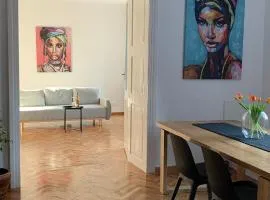 Apartament LIES BY THE BRIDGE - la Podul Minciunilor